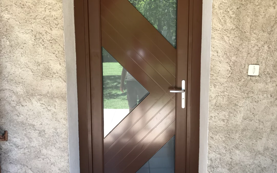 Porte en PVC et verre sur Villefranche